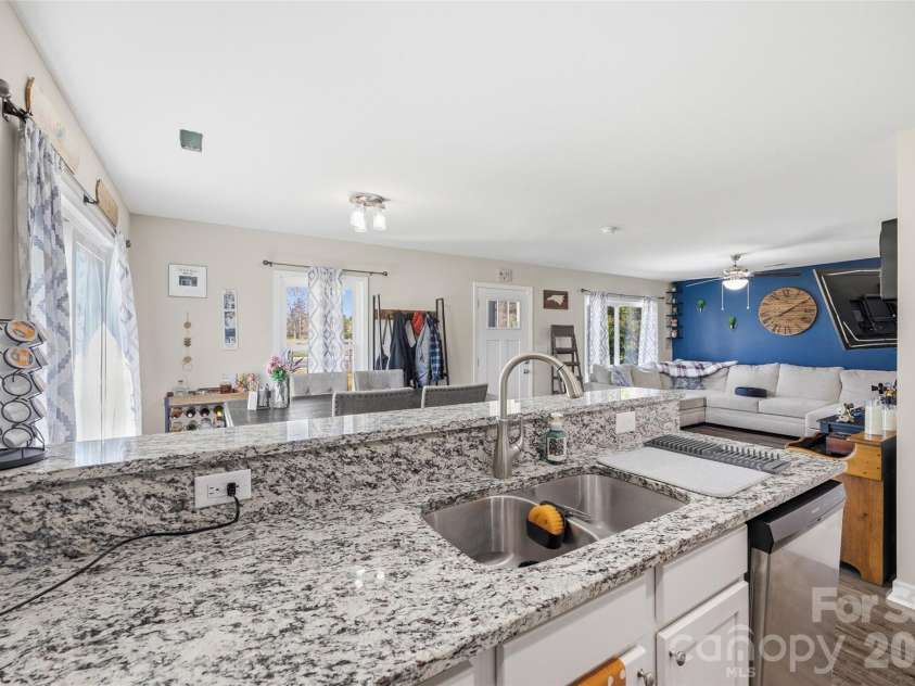1375 Crawford Road, Rock Hill, SC 29730.  MLS# CAR4333374, YatesRealty ID 8148. 