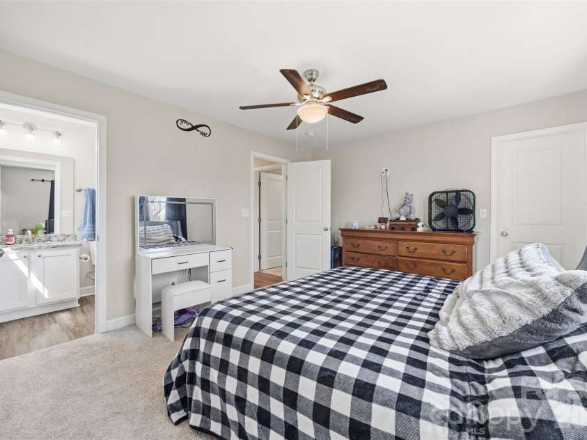 1375 Crawford Road, Rock Hill, SC 29730.  MLS# CAR4333374, YatesRealty ID 8148. 
