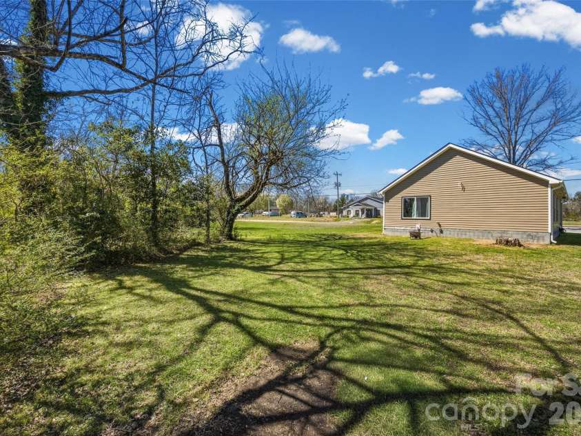 1375 Crawford Road, Rock Hill, SC 29730.  MLS# CAR4333374, YatesRealty ID 8148. 