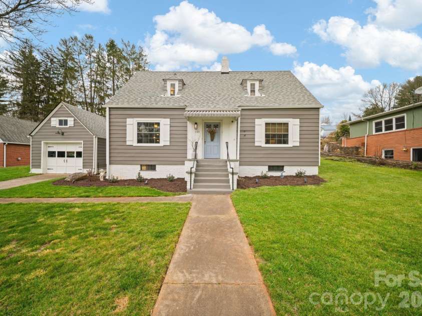 121 Johnson Street, Canton, NC 28716.  MLS# CAR4360270, YatesRealty ID 8149. 