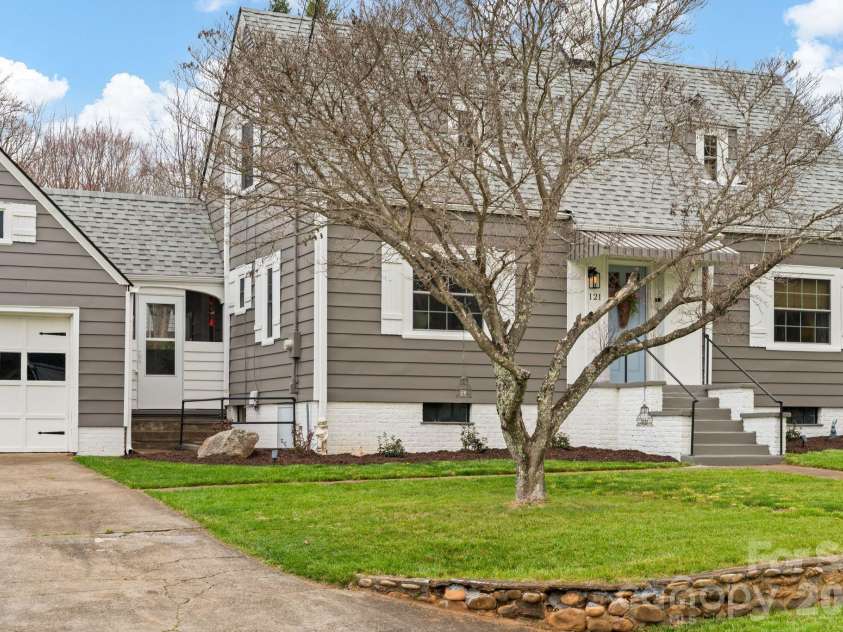 121 Johnson Street, Canton, NC 28716.  MLS# CAR4360270, YatesRealty ID 8149. 
