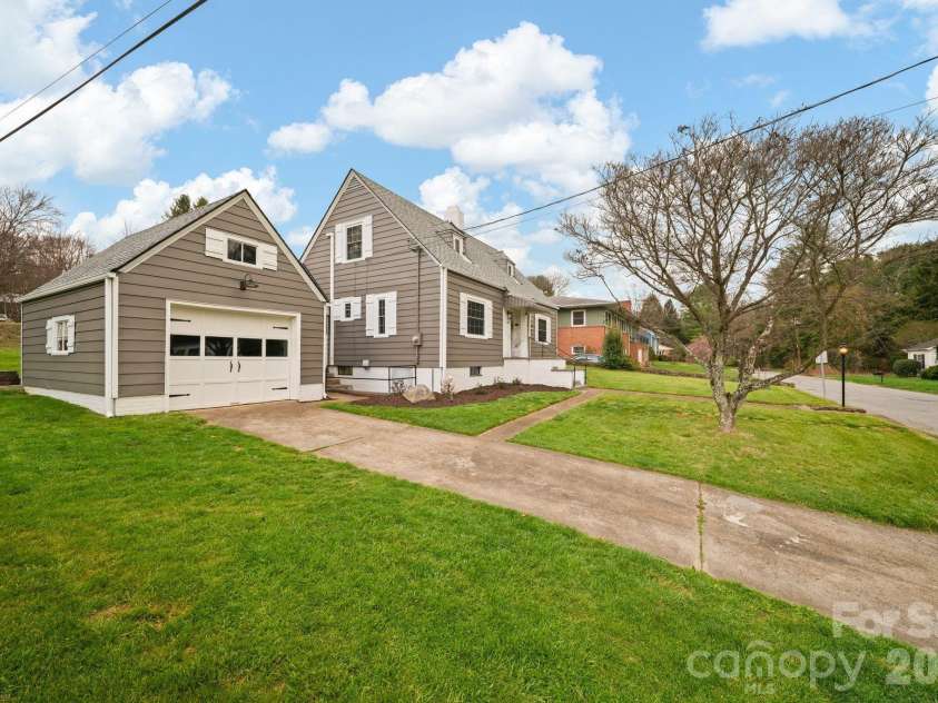 121 Johnson Street, Canton, NC 28716.  MLS# CAR4360270, YatesRealty ID 8149. 