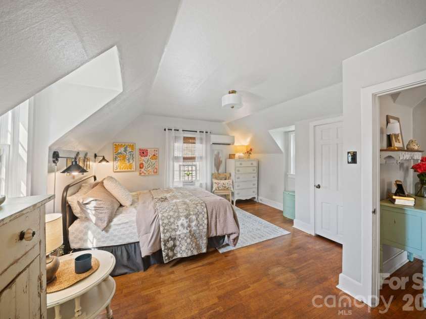 121 Johnson Street, Canton, NC 28716.  MLS# CAR4360270, YatesRealty ID 8149. 