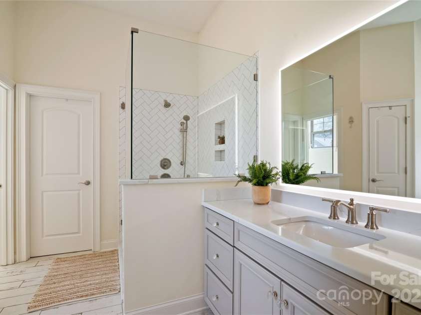 15115 Rocky Bluff Loop, Davidson, NC 28036.  MLS# CAR4238392, YatesRealty ID 8149. 