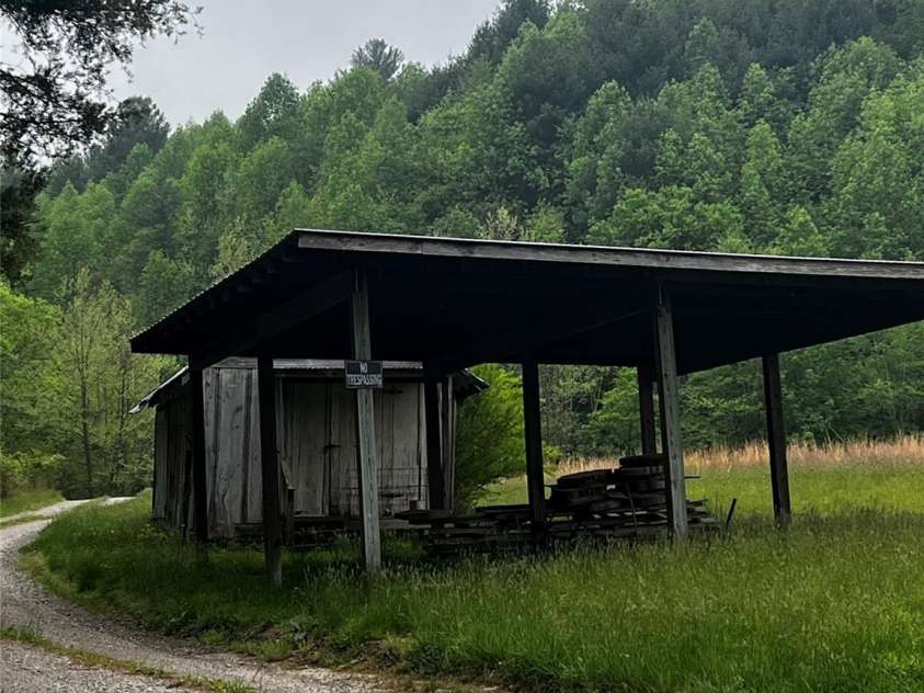 2255 NC Hwy 268 Highway, Wilkesboro, NC 28697.  MLS# CAR4280174, YatesRealty ID 815. 