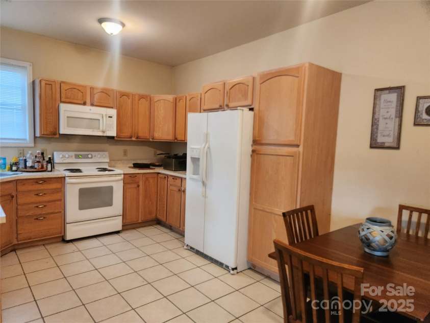 979 Chapel Road, Asheville, NC 28803.  MLS# CAR4219077, YatesRealty ID 815. 