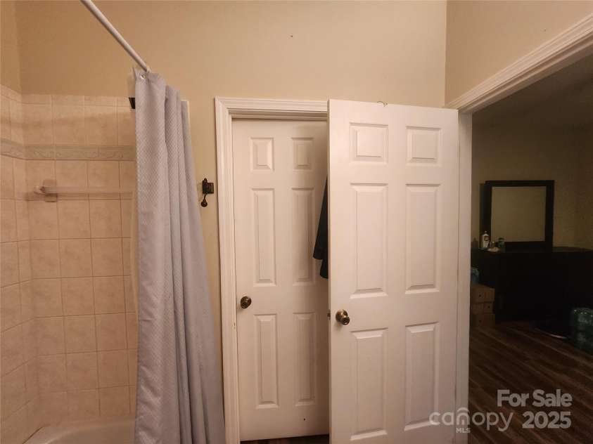 979 Chapel Road, Asheville, NC 28803.  MLS# CAR4219077, YatesRealty ID 815. 