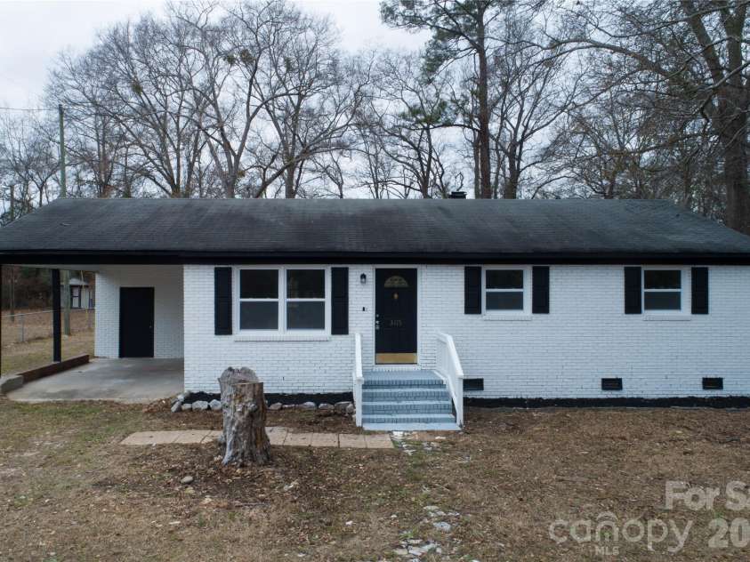 3115 Crestview Drive, Florence, SC 29501.  MLS# CAR4340430, YatesRealty ID 8150. 