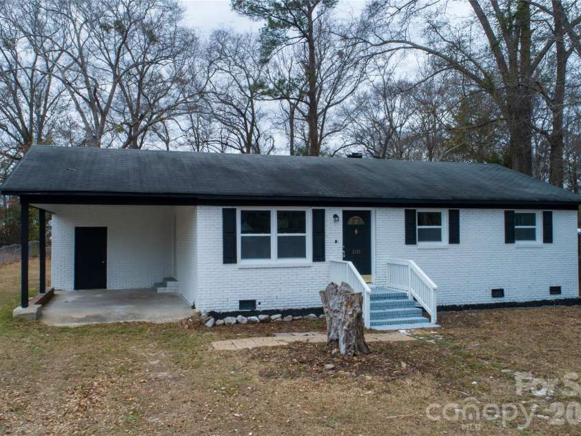 3115 Crestview Drive, Florence, SC 29501.  MLS# CAR4340430, YatesRealty ID 8150. 