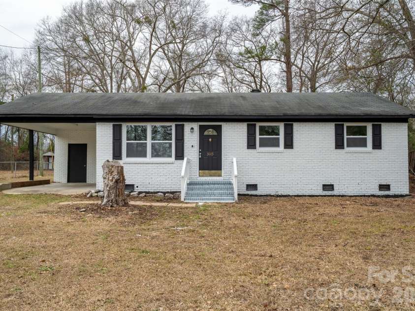 3115 Crestview Drive, Florence, SC 29501.  MLS# CAR4340430, YatesRealty ID 8150. 