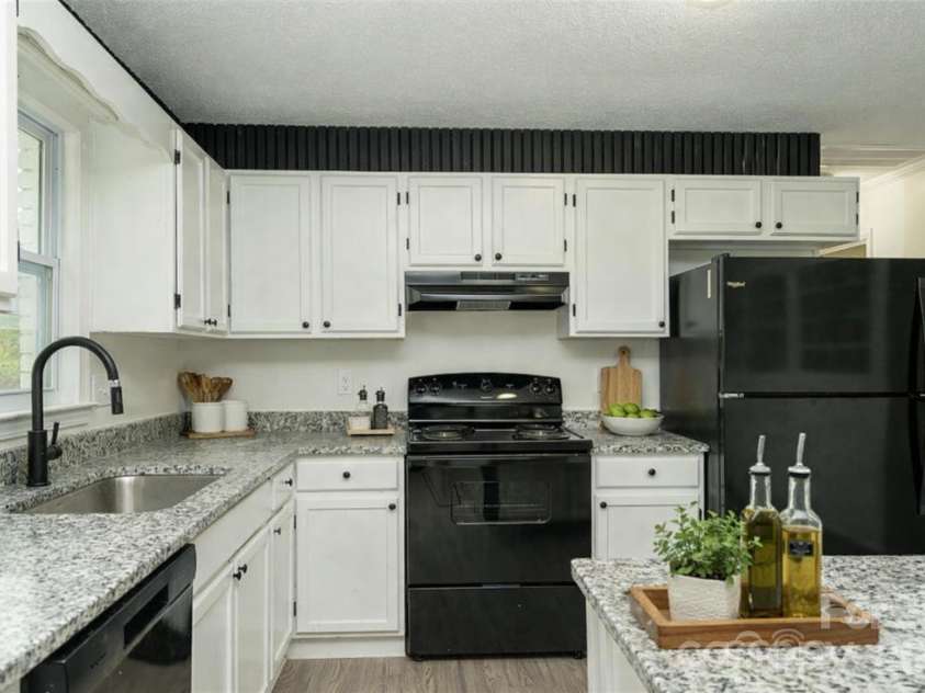 3115 Crestview Drive, Florence, SC 29501.  MLS# CAR4340430, YatesRealty ID 8150. Digitally staged