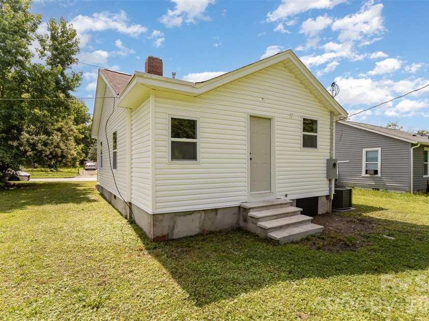 210 Marshall Street, Rock Hill, SC 29730.  MLS# CAR4364798, YatesRealty ID 8151. 