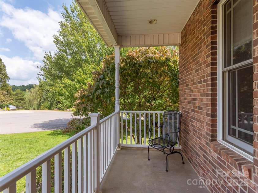 209 Velvet Lane, Weaverville, NC 28787.  MLS# CAR4176545, YatesRealty ID 8152. 