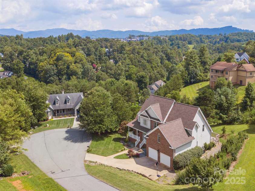 209 Velvet Lane, Weaverville, NC 28787.  MLS# CAR4176545, YatesRealty ID 8152. 