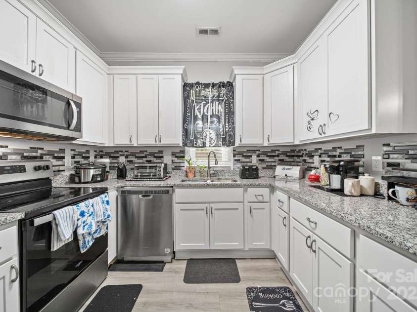 511 Carolina Avenue, Spencer, NC 28159.  MLS# CAR4304467, YatesRealty ID 8152. 