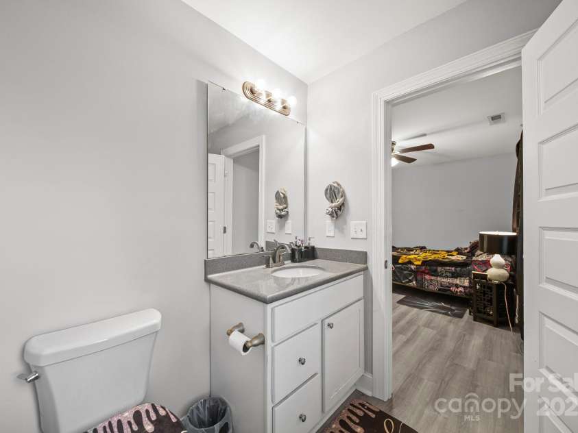 511 Carolina Avenue, Spencer, NC 28159.  MLS# CAR4304467, YatesRealty ID 8152. 