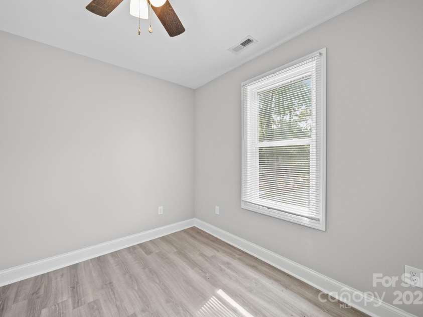511 Carolina Avenue, Spencer, NC 28159.  MLS# CAR4304467, YatesRealty ID 8152. 