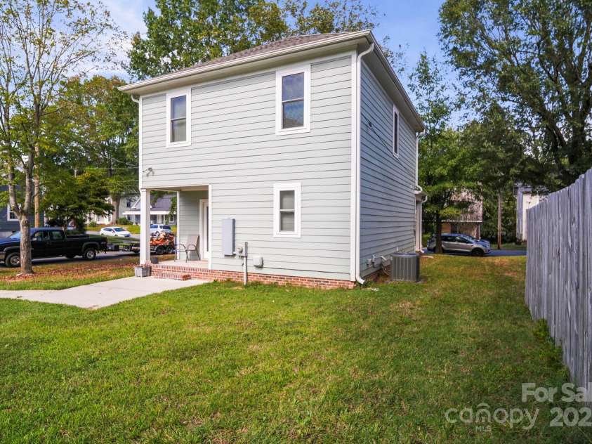 511 Carolina Avenue, Spencer, NC 28159.  MLS# CAR4304467, YatesRealty ID 8152. 