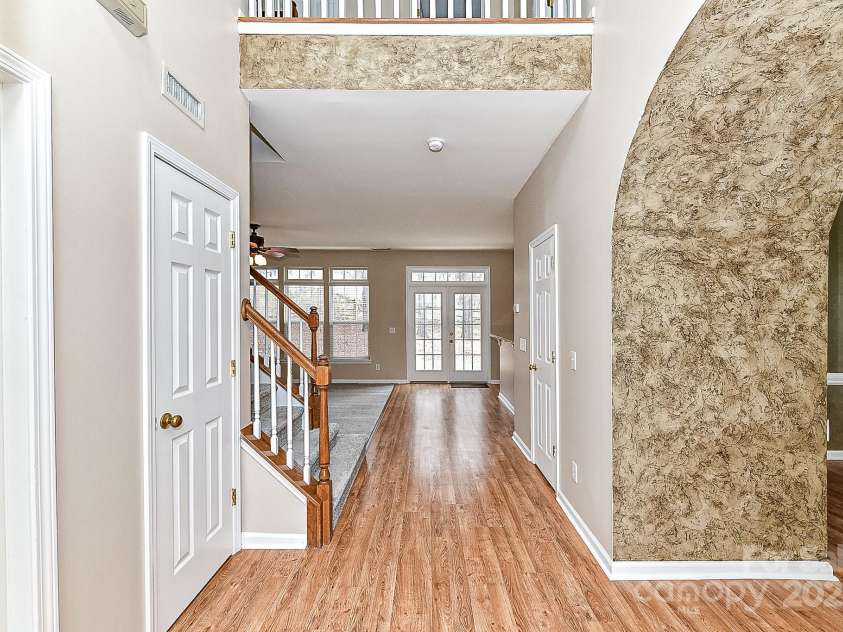 7713 Dunoon Lane, Charlotte, NC 28269.  MLS# CAR4223130, YatesRealty ID 8154. 