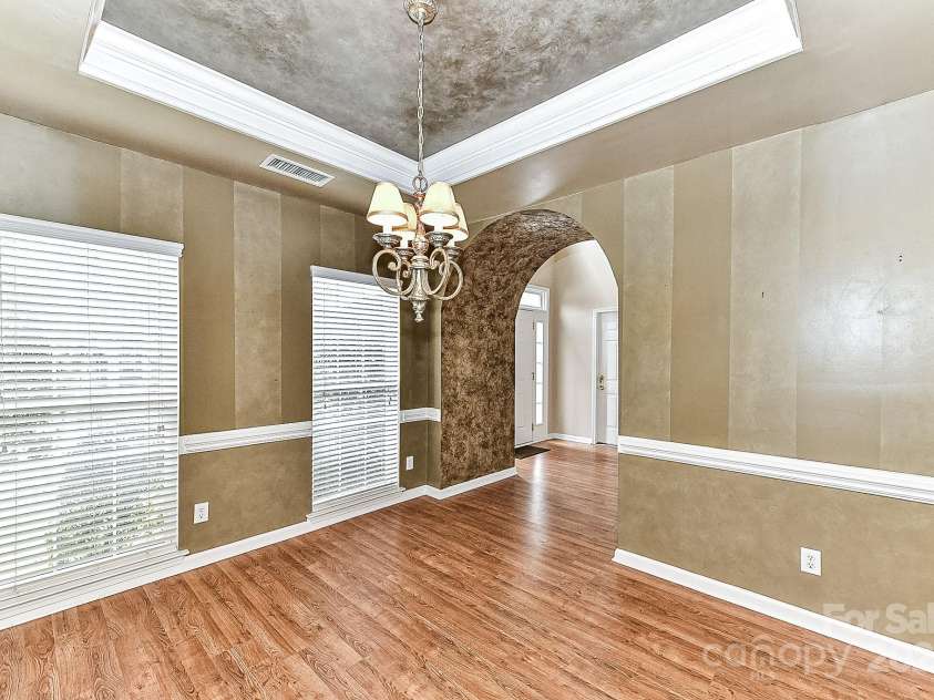 7713 Dunoon Lane, Charlotte, NC 28269.  MLS# CAR4223130, YatesRealty ID 8154. 