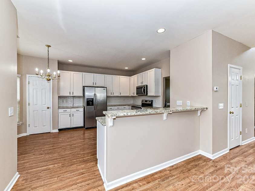 7713 Dunoon Lane, Charlotte, NC 28269.  MLS# CAR4223130, YatesRealty ID 8154. 