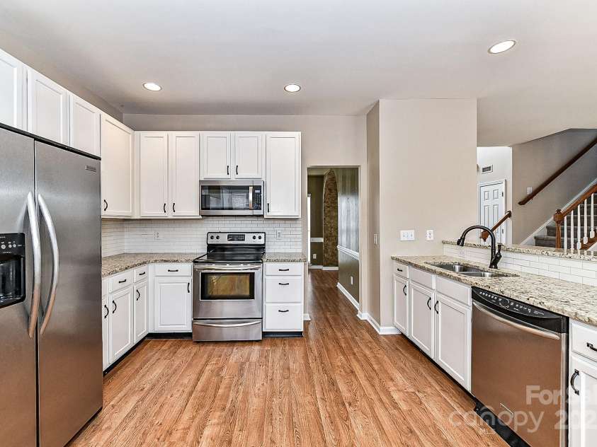 7713 Dunoon Lane, Charlotte, NC 28269.  MLS# CAR4223130, YatesRealty ID 8154. 