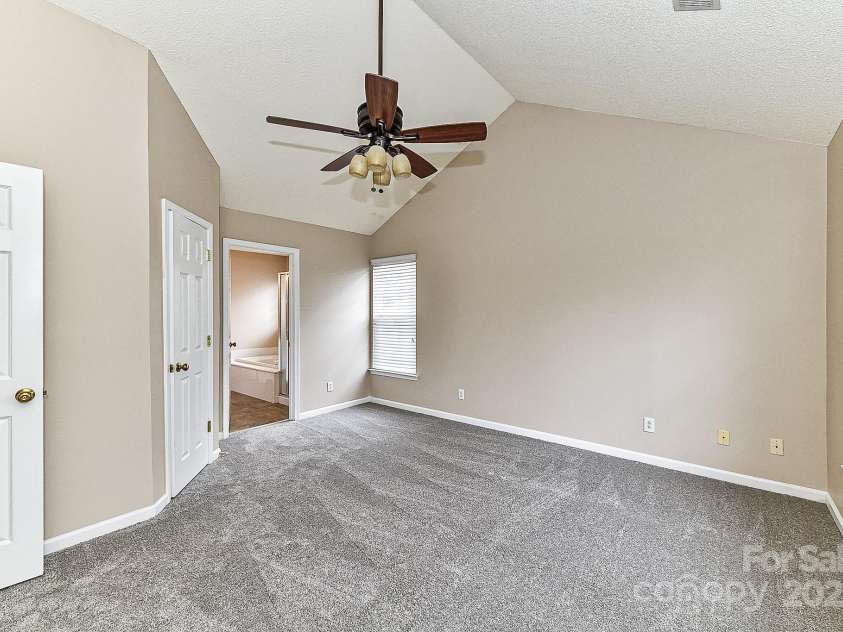 7713 Dunoon Lane, Charlotte, NC 28269.  MLS# CAR4223130, YatesRealty ID 8154. 