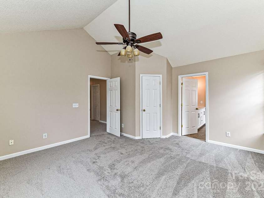 7713 Dunoon Lane, Charlotte, NC 28269.  MLS# CAR4223130, YatesRealty ID 8154. 