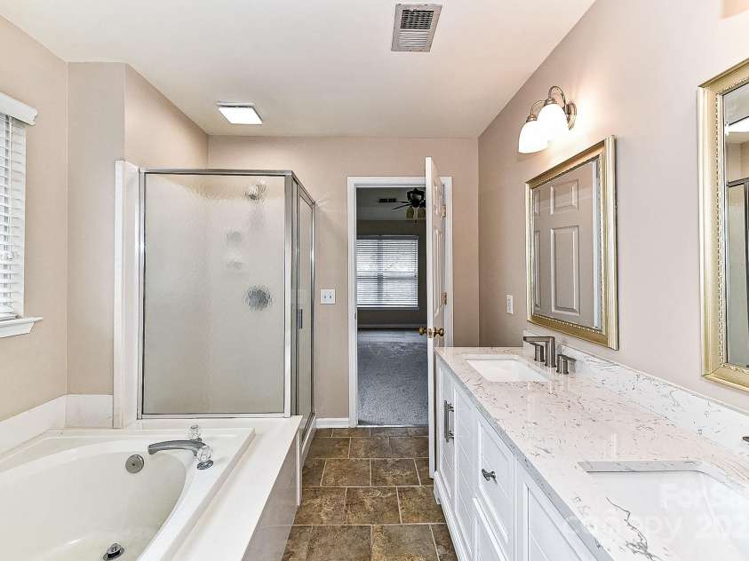 7713 Dunoon Lane, Charlotte, NC 28269.  MLS# CAR4223130, YatesRealty ID 8154. 