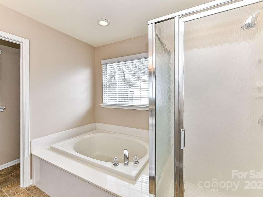 7713 Dunoon Lane, Charlotte, NC 28269.  MLS# CAR4223130, YatesRealty ID 8154. 
