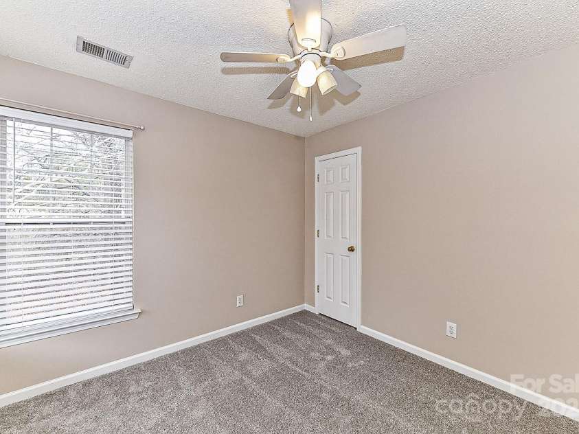 7713 Dunoon Lane, Charlotte, NC 28269.  MLS# CAR4223130, YatesRealty ID 8154. 
