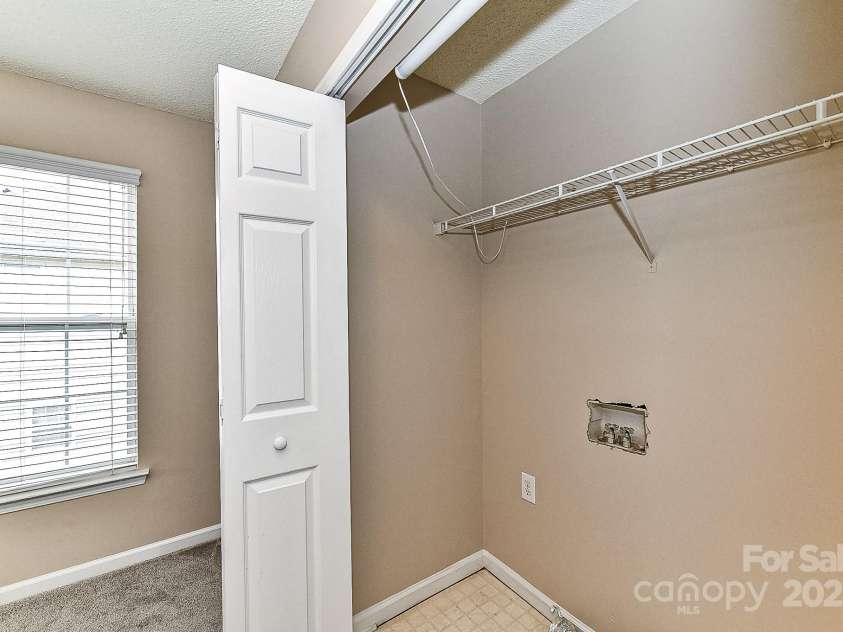7713 Dunoon Lane, Charlotte, NC 28269.  MLS# CAR4223130, YatesRealty ID 8154. 