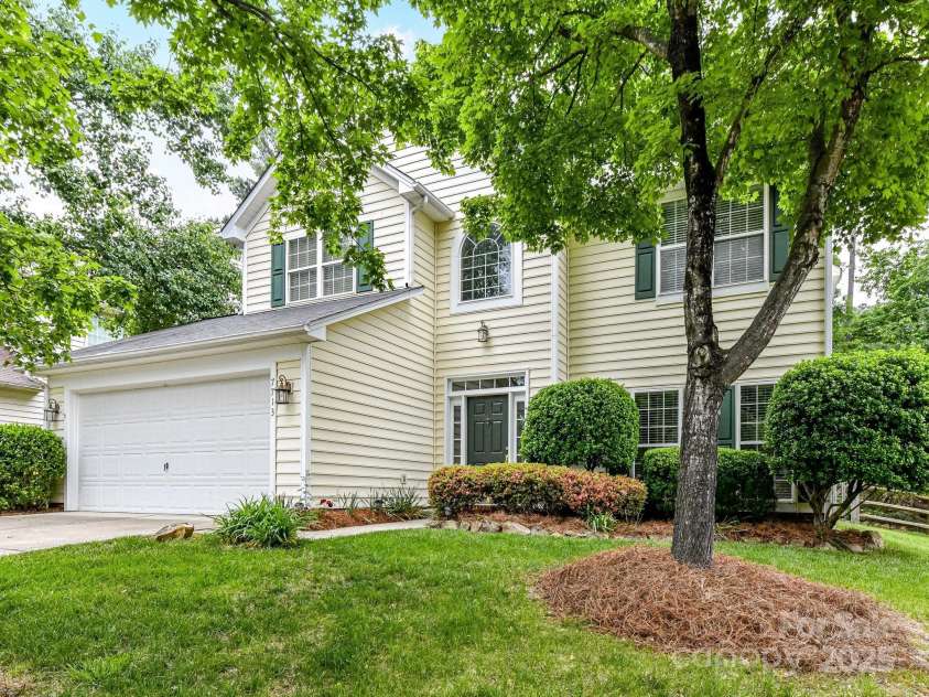 7713 Dunoon Lane, Charlotte, NC 28269.  MLS# CAR4223130, YatesRealty ID 8154. 