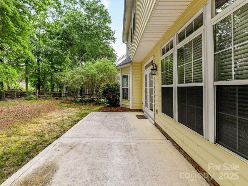 7713 Dunoon Lane, Charlotte, NC 28269.  MLS# CAR4223130, YatesRealty ID 8154. 