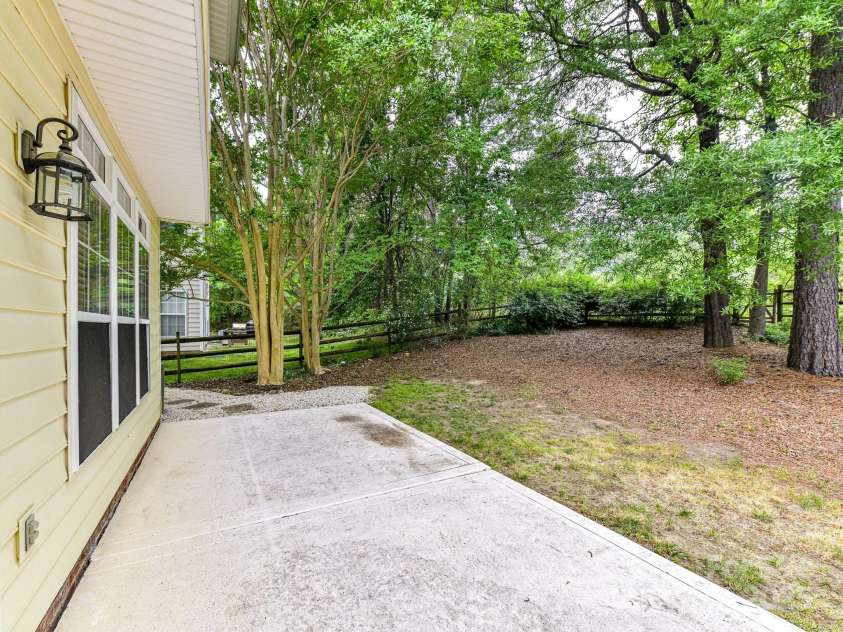 7713 Dunoon Lane, Charlotte, NC 28269.  MLS# CAR4223130, YatesRealty ID 8154. 