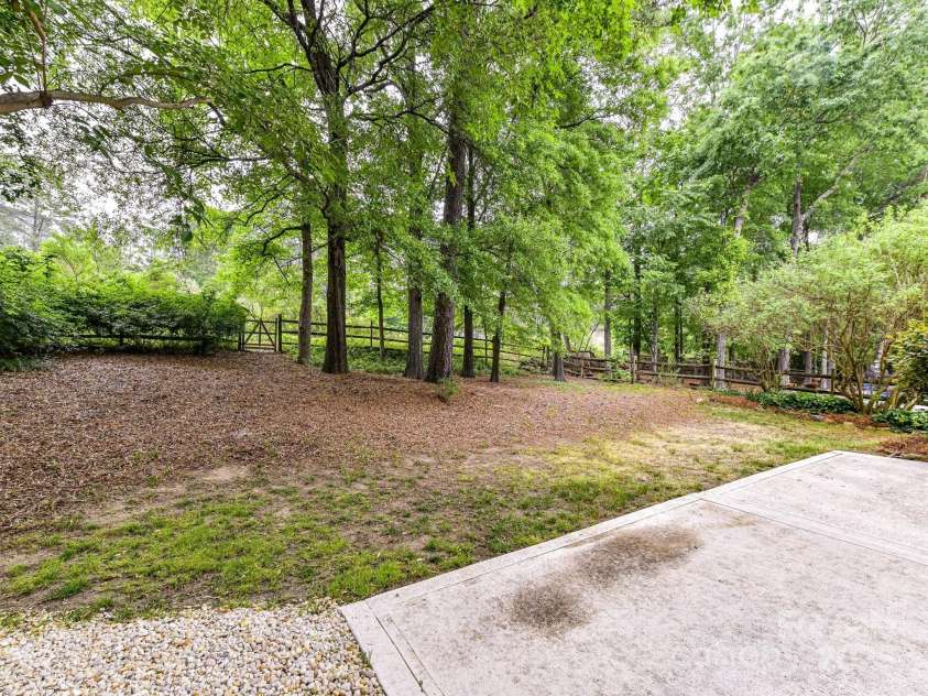 7713 Dunoon Lane, Charlotte, NC 28269.  MLS# CAR4223130, YatesRealty ID 8154. 