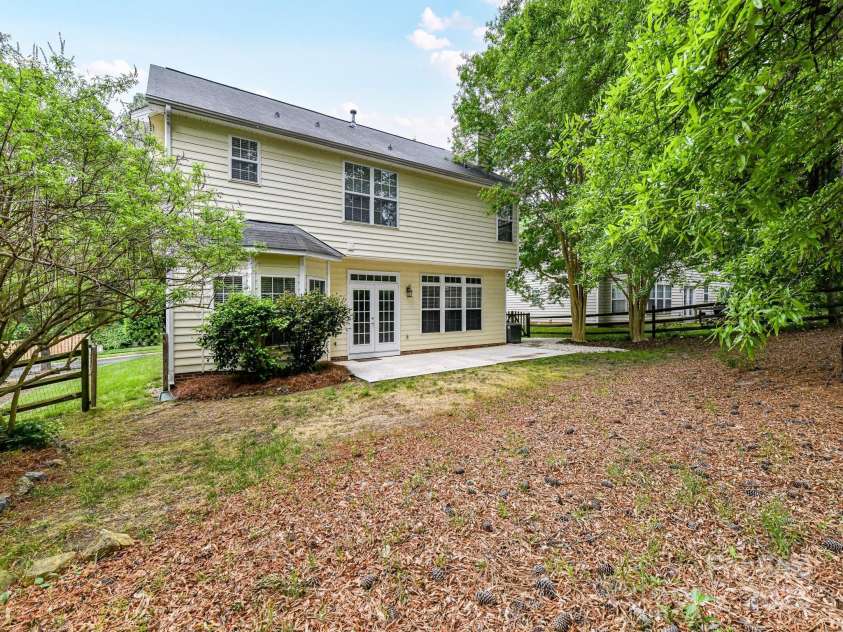7713 Dunoon Lane, Charlotte, NC 28269.  MLS# CAR4223130, YatesRealty ID 8154. 