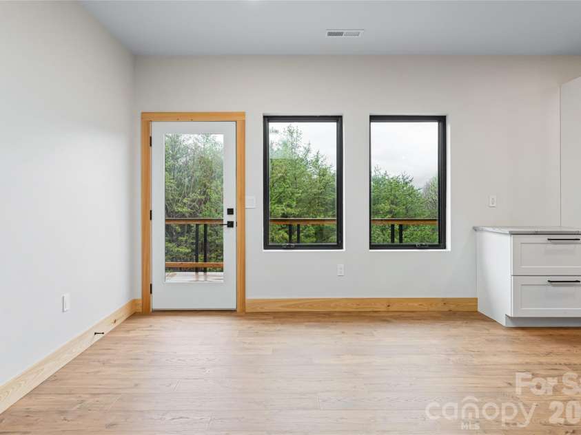 9 Ginger Spice Trail, Weaverville, NC 28787.  MLS# CAR4363754, YatesRealty ID 8154. Dining room