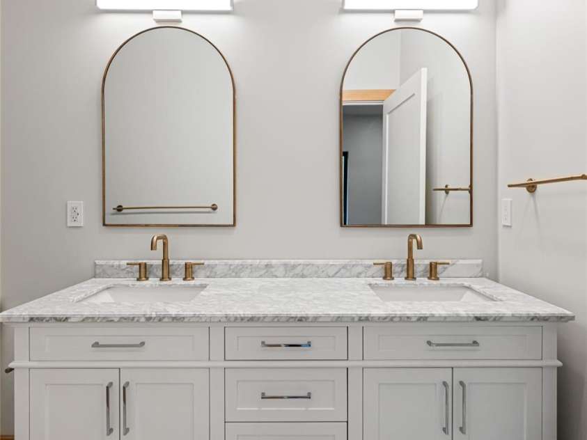 9 Ginger Spice Trail, Weaverville, NC 28787.  MLS# CAR4363754, YatesRealty ID 8154. Double vanity