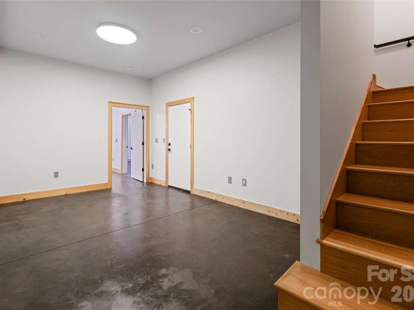 9 Ginger Spice Trail, Weaverville, NC 28787.  MLS# CAR4363754, YatesRealty ID 8154. Flex space
