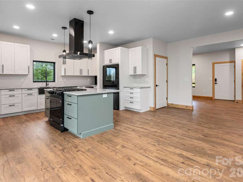 9 Ginger Spice Trail, Weaverville, NC 28787.  MLS# CAR4363754, YatesRealty ID 8154. Kitchen