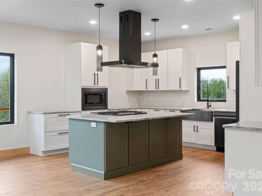 9 Ginger Spice Trail, Weaverville, NC 28787.  MLS# CAR4363754, YatesRealty ID 8154. Kitchen