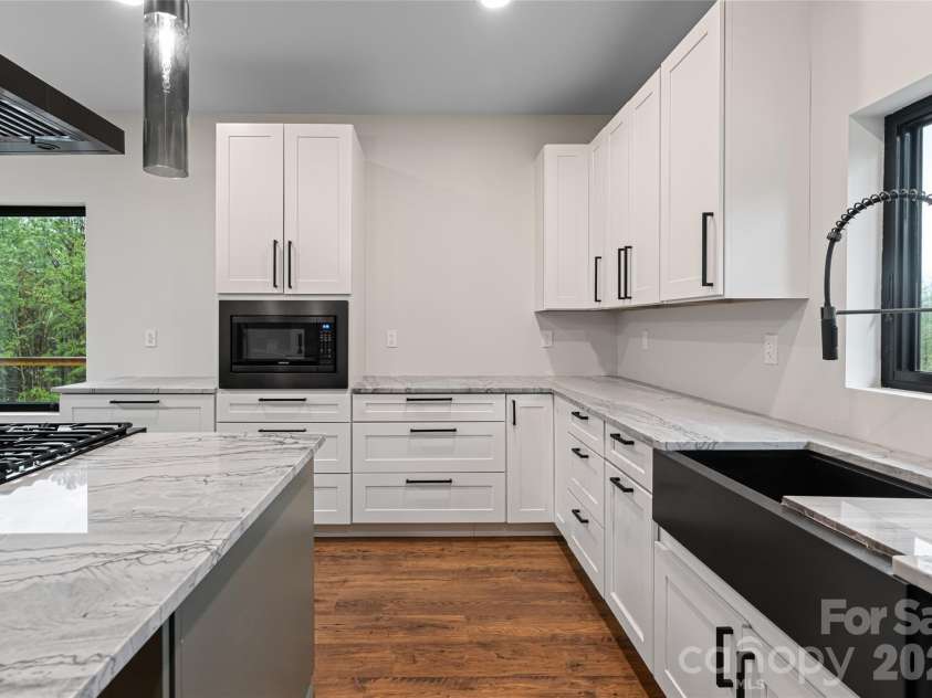 9 Ginger Spice Trail, Weaverville, NC 28787.  MLS# CAR4363754, YatesRealty ID 8154. Kitchen