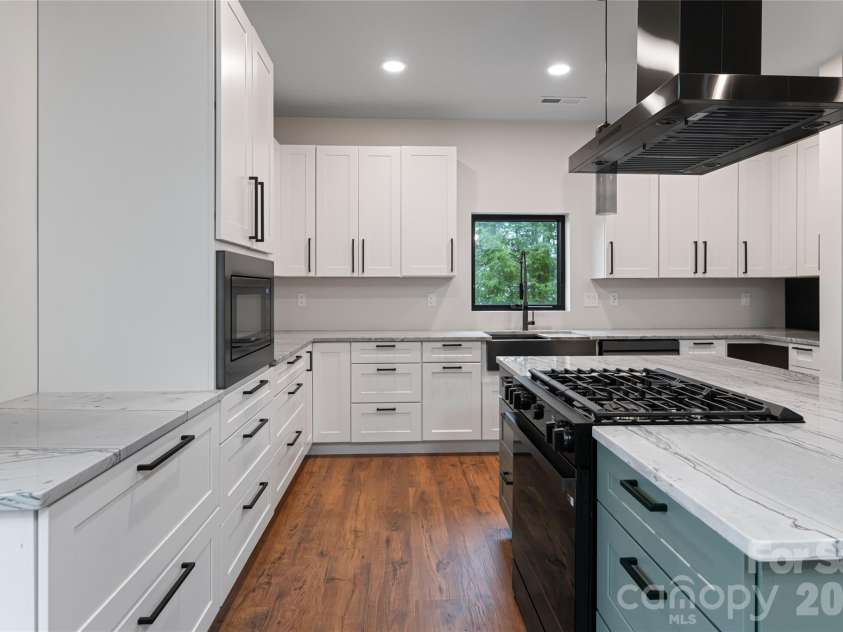9 Ginger Spice Trail, Weaverville, NC 28787.  MLS# CAR4363754, YatesRealty ID 8154. Kitchen