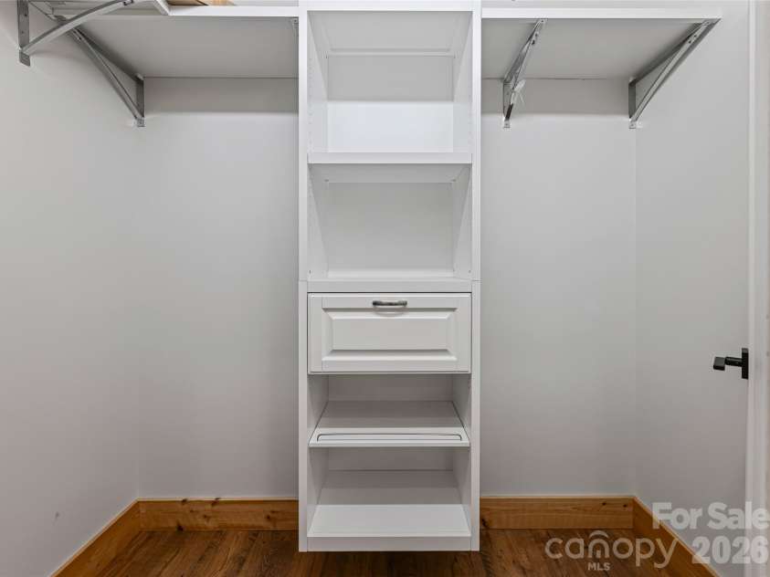 9 Ginger Spice Trail, Weaverville, NC 28787.  MLS# CAR4363754, YatesRealty ID 8154. Walk-in closet