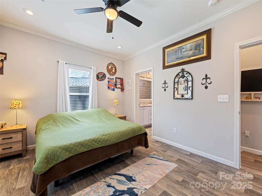 21 Swift Stream Lane, Waynesville, NC 28785.  MLS# CAR4227039, YatesRealty ID 8155. 