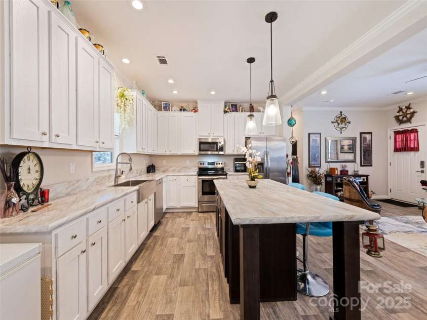 21 Swift Stream Lane, Waynesville, NC 28785.  MLS# CAR4227039, YatesRealty ID 8155. LOTS OF CABINETS