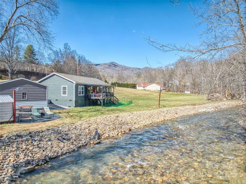 21 Swift Stream Lane, Waynesville, NC 28785.  MLS# CAR4227039, YatesRealty ID 8155. MOUNTAIN VIEWS