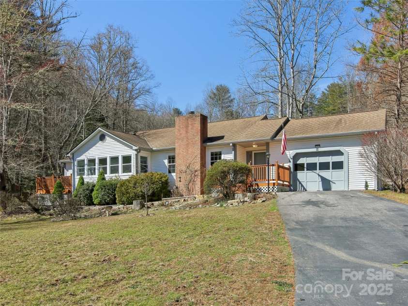 48 Teal Court, Brevard, NC 28712.  MLS# CAR4216541, YatesRealty ID 8156. 