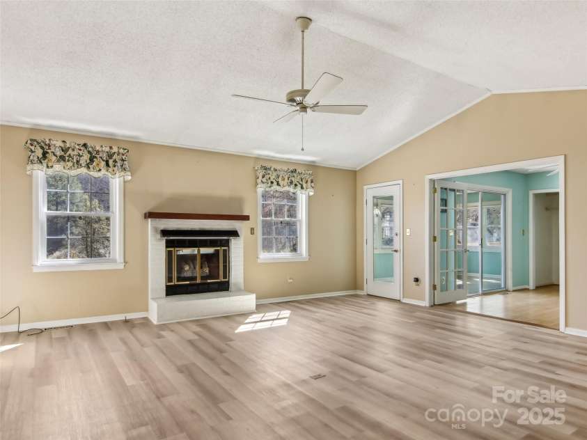 48 Teal Court, Brevard, NC 28712.  MLS# CAR4216541, YatesRealty ID 8156. 